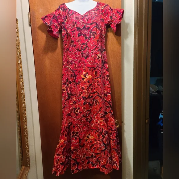chinese dress ladies Hawaii Hangover Women's Hawaiian Mermaid Ruffle Dress S Christmas Santa in  Hawaii in Red at Amazon Women's Clothing store